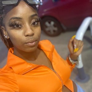 Meet your Posher, Kenia